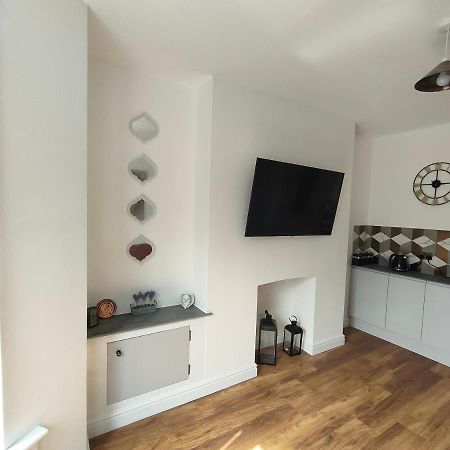 Lovely Refurbished Apartments, Morecambe Promenade ภายนอก รูปภาพ