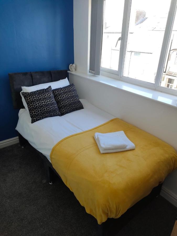 Lovely Refurbished Apartments, Morecambe Promenade ภายนอก รูปภาพ