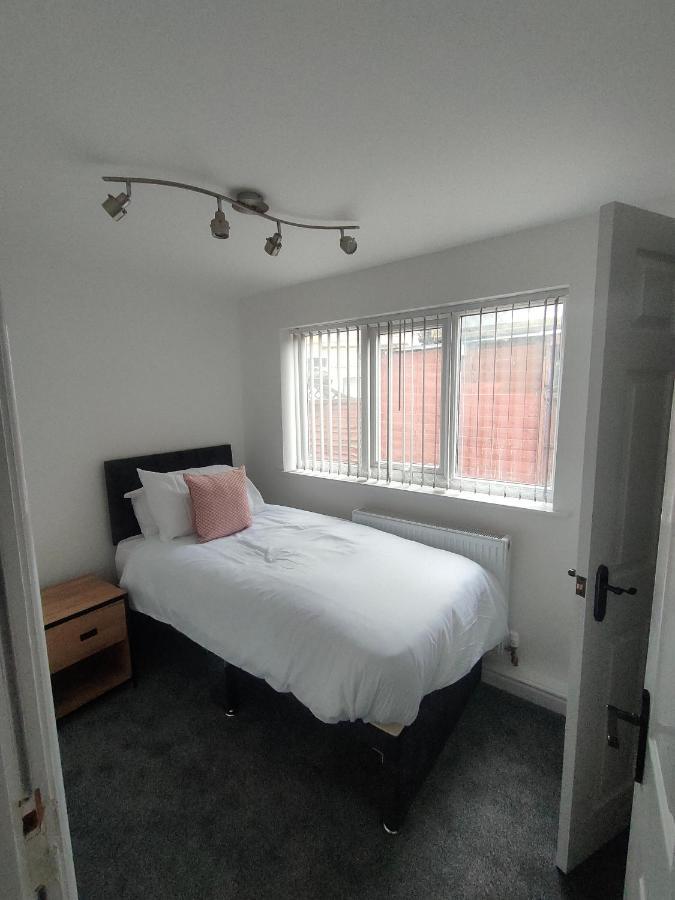 Lovely Refurbished Apartments, Morecambe Promenade ภายนอก รูปภาพ