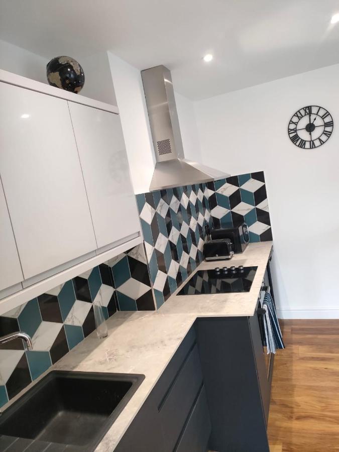 Lovely Refurbished Apartments, Morecambe Promenade ภายนอก รูปภาพ