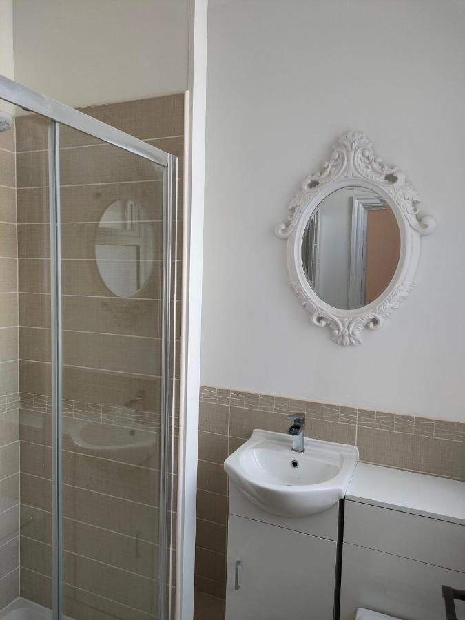 Lovely Refurbished Apartments, Morecambe Promenade ภายนอก รูปภาพ