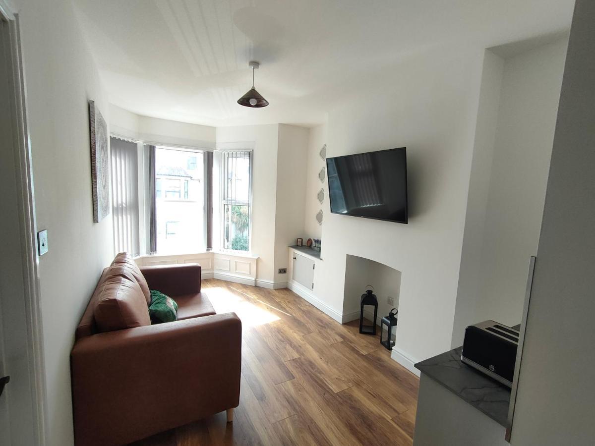 Lovely Refurbished Apartments, Morecambe Promenade ภายนอก รูปภาพ